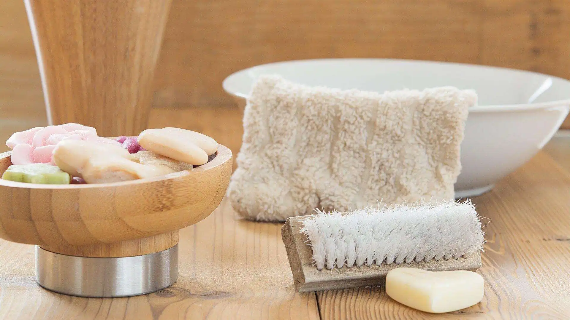 Banyo Lifi ve Kesesi Nasıl Temizlenir