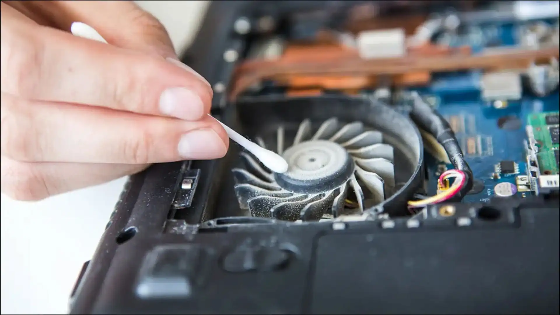 Laptop Fanı Nasıl Temizlenir?